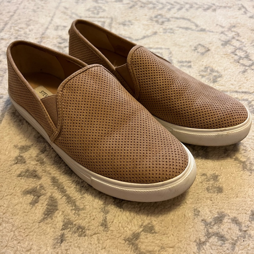 Steve Madden Leather Suede Cut Out Sneaker Slip Ons